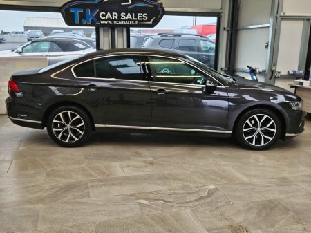 2020 Volkswagen Passat - thumbnail 2