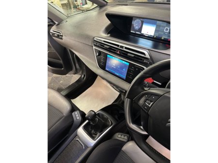 2019 Citroen C4 Picasso BlueHDi 120 S&S Feel Exclusive Exclusive €18,950 thumbnail