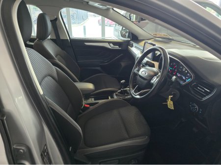 2019 Ford Focus - thumbnail 6