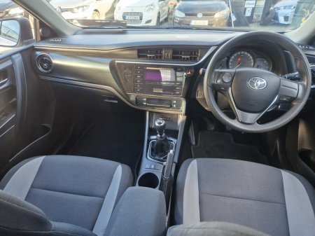 2017 Toyota Auris - thumbnail 10