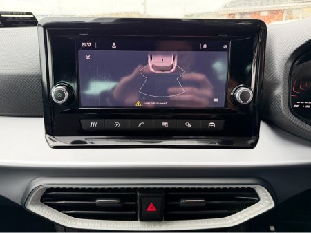 2023 SEAT Ibiza Folding Mirrors...Background Lighting €17,400 thumbnail