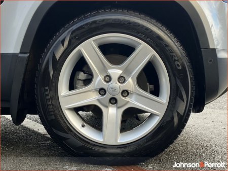 2024 Land Rover Defender DEFENDER 110 3.0 D HARD TOP SE (Remainder of 5 Manufacturer Warranty) €74,900 thumbnail