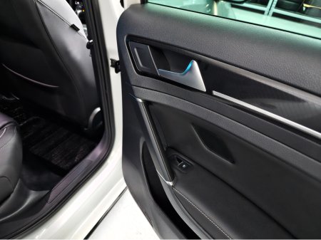 2018 Volkswagen Golf Golf R//Low kms €29,950 thumbnail