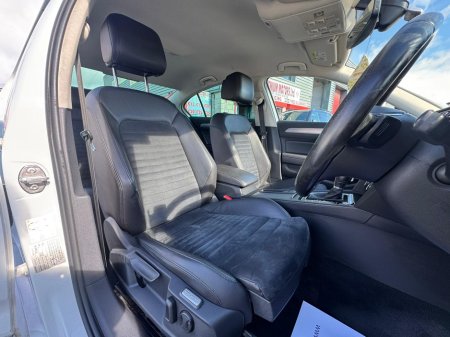 2016 Volkswagen Passat - thumbnail 11