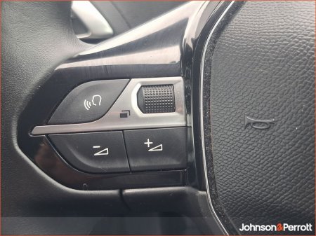 2022 Peugeot 3008 1.2 PureTech 130bhp Allure €28,950 thumbnail