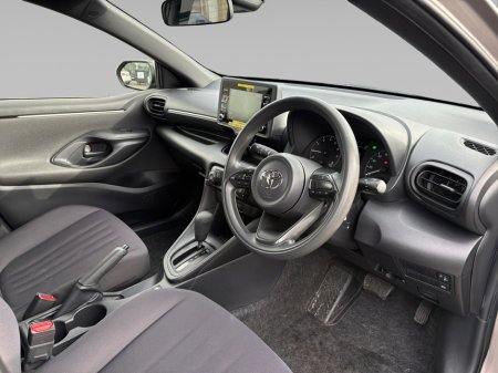 2020 Toyota Yaris - thumbnail 12