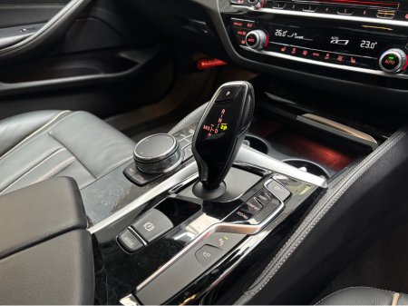 2018 BMW 5 Series - thumbnail 8