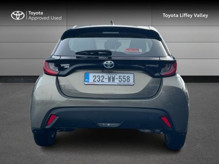 2023 Toyota Yaris YARIS LUNA HYBRID €24,450 thumbnail