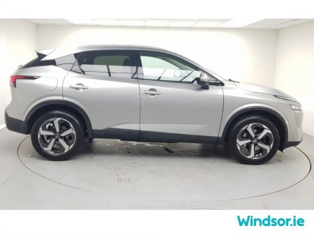 2022 Nissan Qashqai 1.3 PET MILD HYBRID SV PREMIUM €27,995 thumbnail