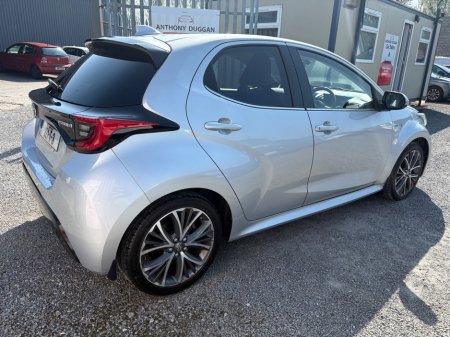 2022 Toyota Yaris 1.5 Hybrid 5Dr Platinum €21,950