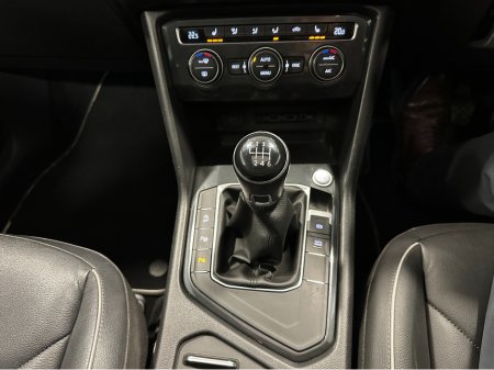 2020 Volkswagen Tiguan HIGHLINE 2.0 TDI MANUAL LOW KMS 150HP VW/AUDI SPECIALISTS WWW.DENISDARCYCARS.IE thumbnail
