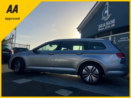 2020 Volkswagen Passat - photo 2