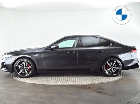 2026 BMW 5 Series - thumbnail 3