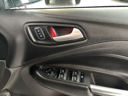 2018 Ford Kuga - thumbnail 17