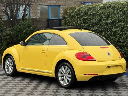 2014 Volkswagen Beetle DESIGN 1.2 TSI // OPENING PAN ROOF // LEATHER HEATED SEATS // PARKING SENSORS €11,950 thumbnail