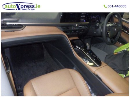 2025 Toyota Crown - photo 2