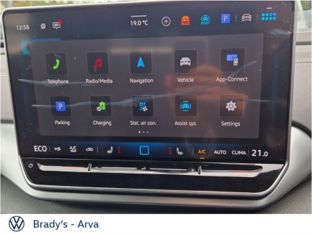 2025 Volkswagen ID.4 PRO PLUS 77KWH 286HP €42,950 thumbnail