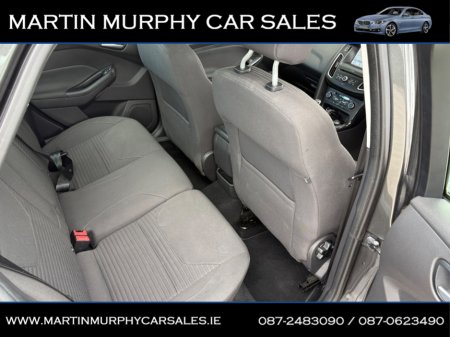 2017 Ford Focus - thumbnail 14