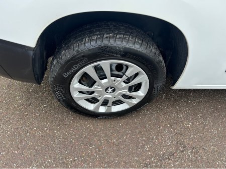 2021 Peugeot Partner PROFESSIONAL L1 5DR €10,900 thumbnail