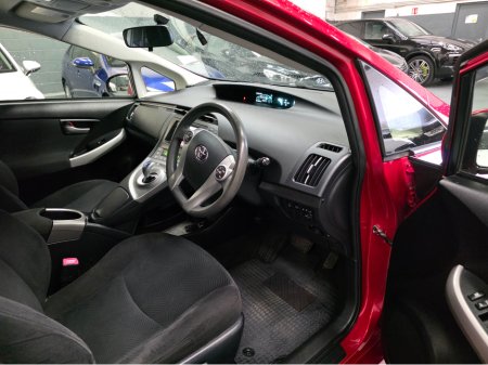 2013 Toyota Prius - thumbnail 11