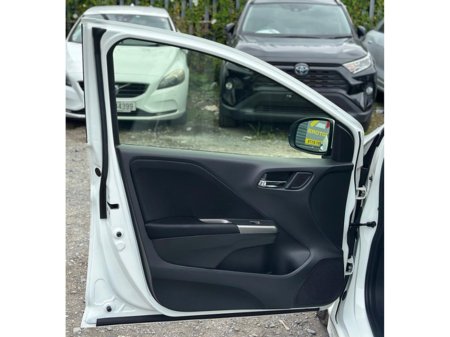 2018 Toyota Corolla SPORT AUTOMATIC HYBRID 1.8 FRESH IMPORT (1184) €17,995 thumbnail