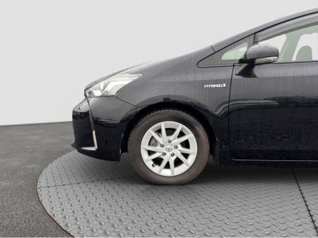 2018 Toyota Prius - thumbnail 18