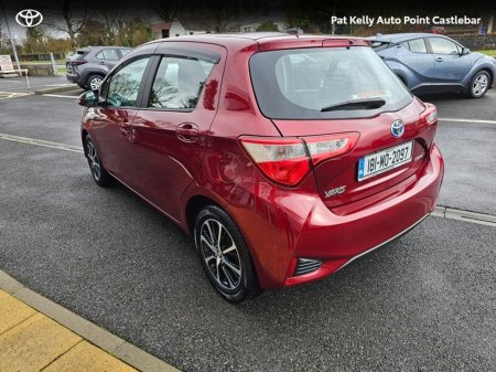2018 Toyota Yaris - thumbnail 17
