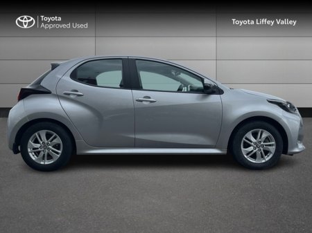 2023 Toyota Yaris - photo 3