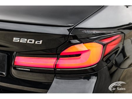 2021 BMW 5 Series - thumbnail 9