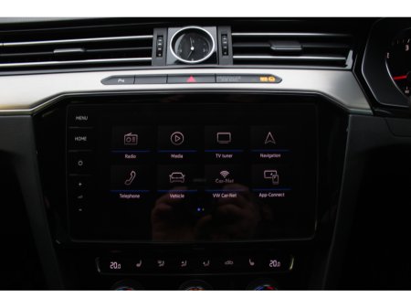 2018 Volkswagen Passat 2.0TDI 150BHP ELEGANCE EDITION 4DR SALOON // 1 OWNER IN IMMACULATE CONDITION // WELL WORTH VIEWING // BUY WITH CONFIDENCE AA AND SIMI APPROVED DEALER 2025 // FINANCE ARRANGED // TRADE INS WELCOME // €19,950 thumbnail