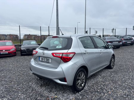 2018 Toyota Yaris - thumbnail 8