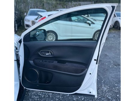 2017 Honda Vezel Cross 1.2L Petrol Automatic (7079) €17,995 thumbnail