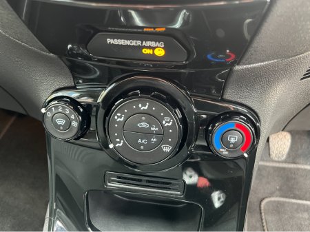 2016 Ford Fiesta - thumbnail 17