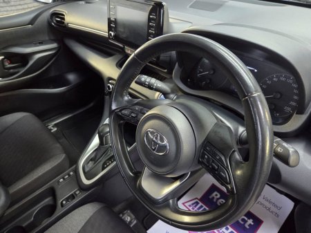 2022 Toyota Yaris - thumbnail 4