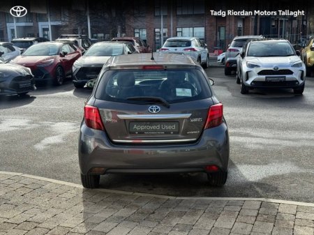 2016 Toyota Yaris - thumbnail 4