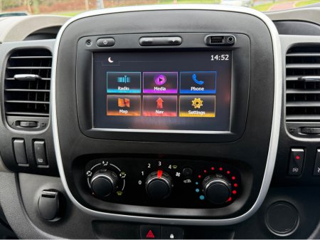 2018 Nissan NV300 LWB 125 SV 4DR €9,960 thumbnail