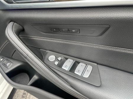 2019 BMW 5 Series - thumbnail 23