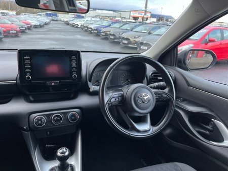 2022 Toyota Yaris - thumbnail 9