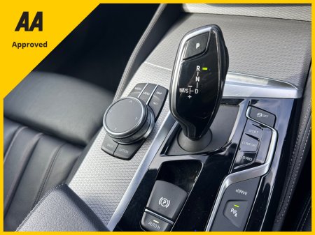 2019 BMW 5 Series - thumbnail 17