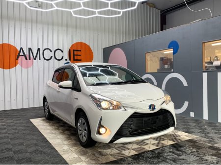 2019 Toyota Vitz 1.5 HYBRID / 98k KMs / Reverse Camera
