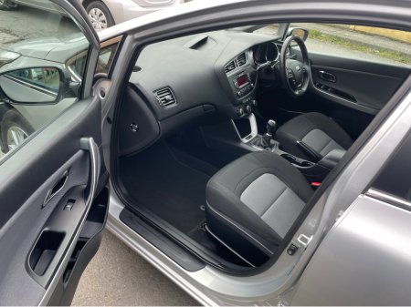 2012 Kia Ceed - thumbnail 11