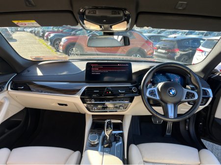 2021 BMW 5 Series - thumbnail 12