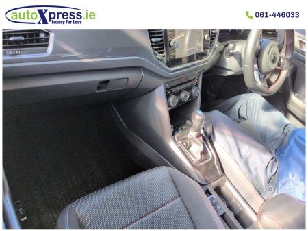 2021 Volkswagen T-Roc - thumbnail 2