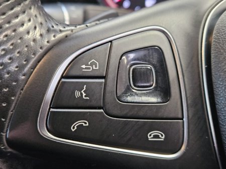 2017 Mercedes-Benz E Class - thumbnail 9