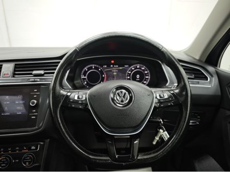2017 Volkswagen Tiguan - thumbnail 27