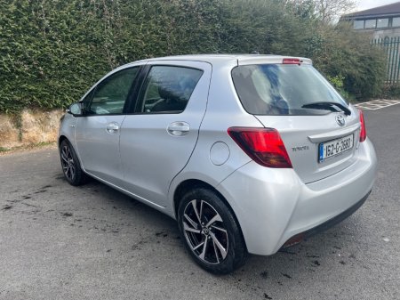 2016 Toyota Yaris - thumbnail 12