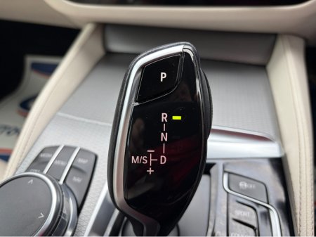 2017 BMW 5 Series - thumbnail 20