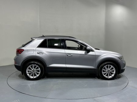 2025 Volkswagen T-Roc - thumbnail 8