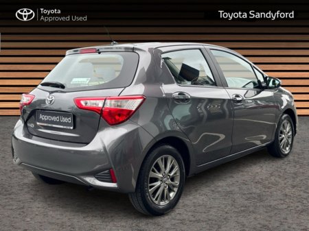 2020 Toyota Yaris 1.0 5DR LUNA // REAR CAMERA // BLUETOOTH // ALLOY WHEELS // FULL WARRANTY €16,945