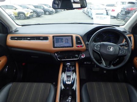 2015 Honda Vezel Hybrid Z €14,350 thumbnail